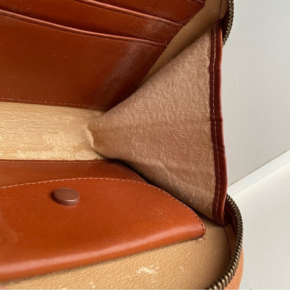 Dooney & Bourke Brown Leather Crossbody Wallet Bag - Picture 13 of 16